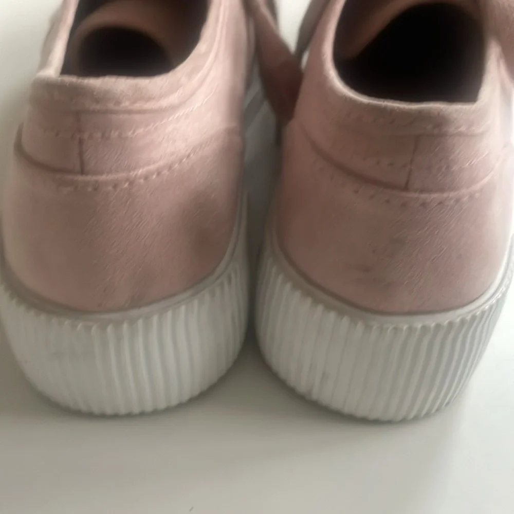 H &M by Divided NWOT Platform Sneakers - Picture 11 of 17